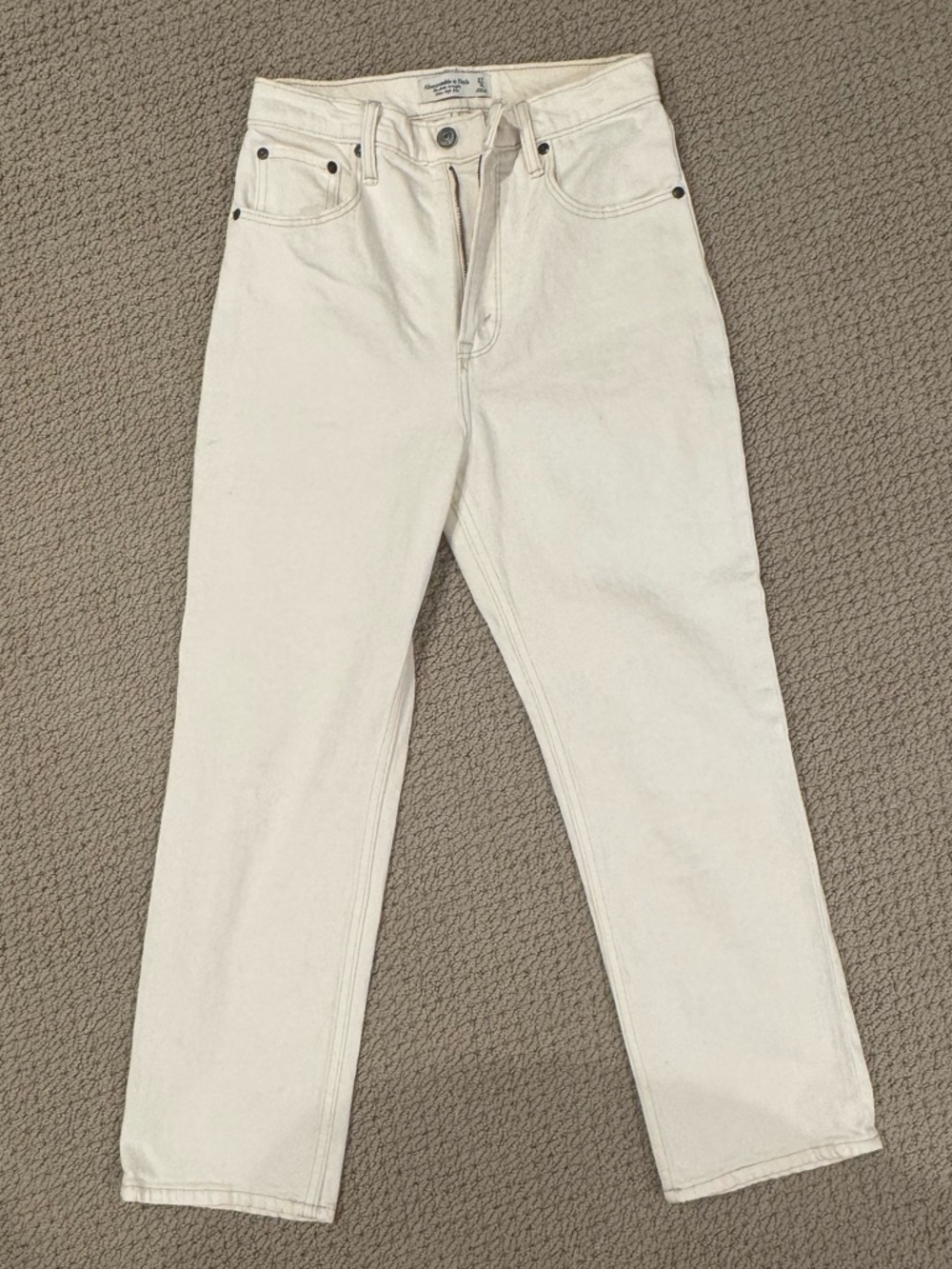 Abercrombie & Fitch Off-White Straight Ankle Jeans